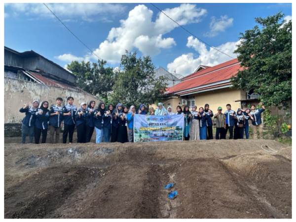 Pertanian Organik dan Budidaya Tanaman Hortikultura : Mahasiswa KKN Unand dan Kelompok Wanita Tani Sehati Nagari Baringin