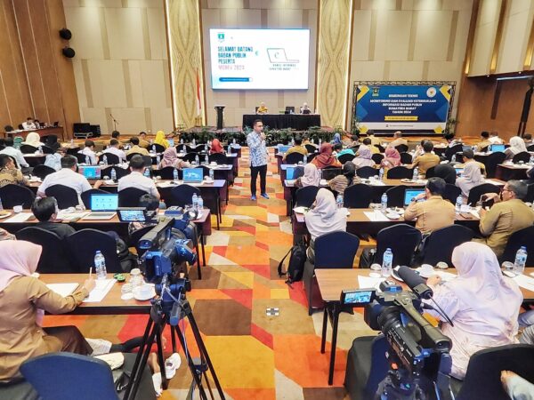 Wali Nagari Baringin Mengikuti Bimbingan Teknis Monitoring dan Evaluasi Keterbukaan Informasi Publik Tahun 2024