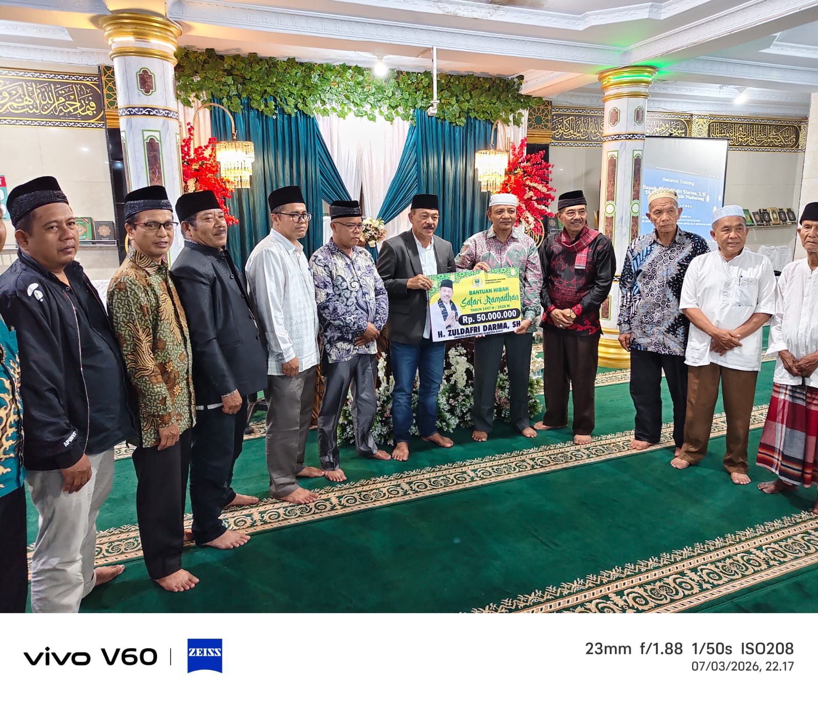 RAA Dt.Peto Kayo mengiringi Kegiatan Safari Ramadhan H.Zuldafri Darma, S.H