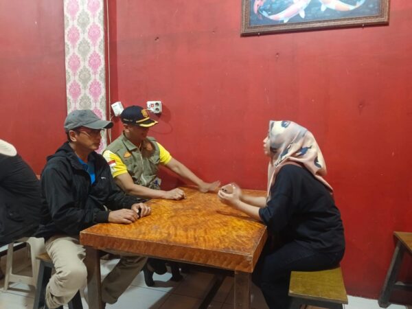 PENERTIBAN CAFE YANG MENGGANGGU KENYAMANAN MASYARAKAT